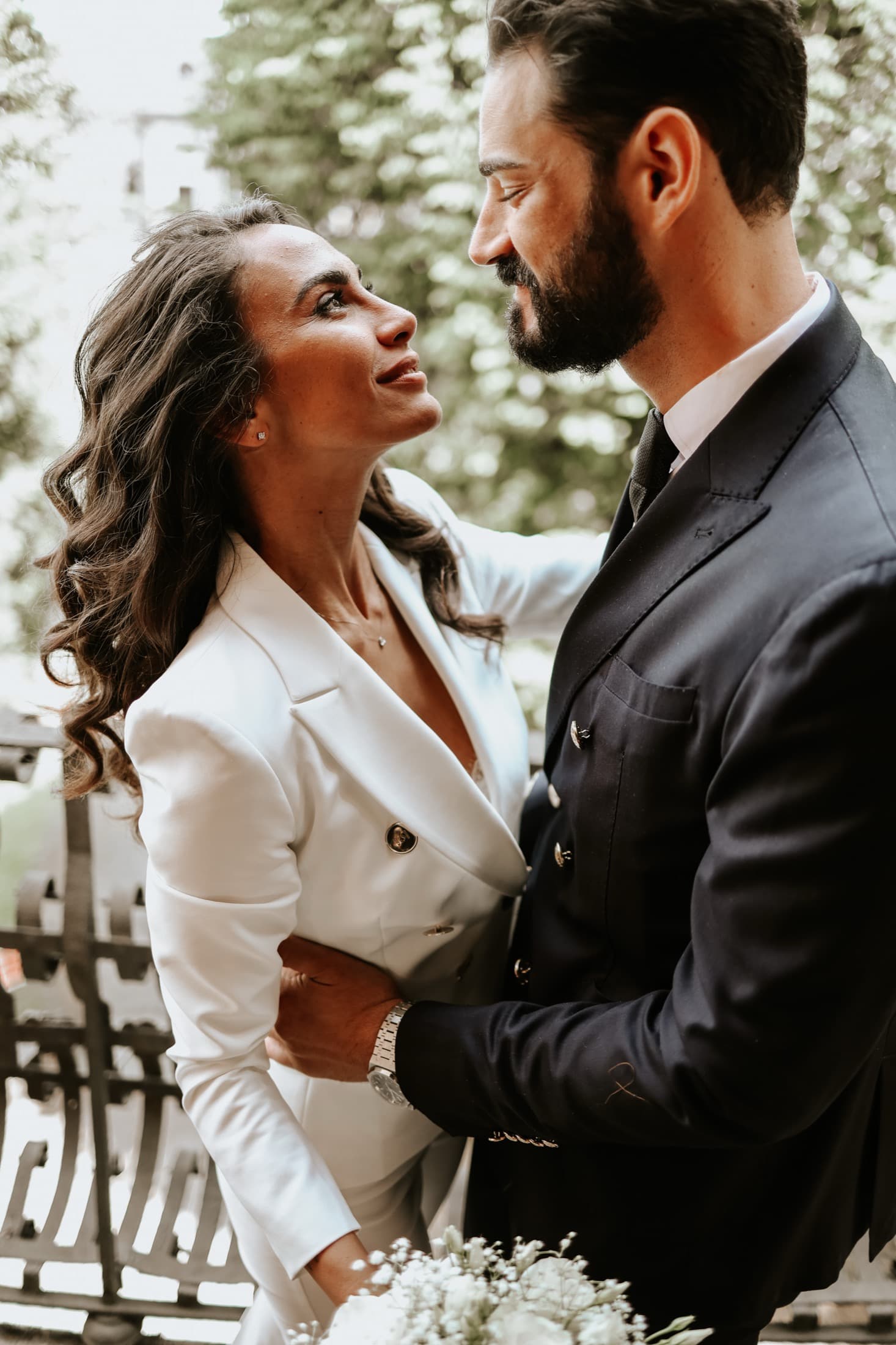 Couple embracing before the ceremony